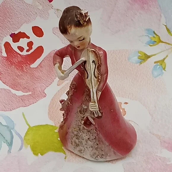 Victorian Lady in Pink Dress Playing Violin Figurine  Vintage Japan Ceramic 3D - Picture 2 of 12